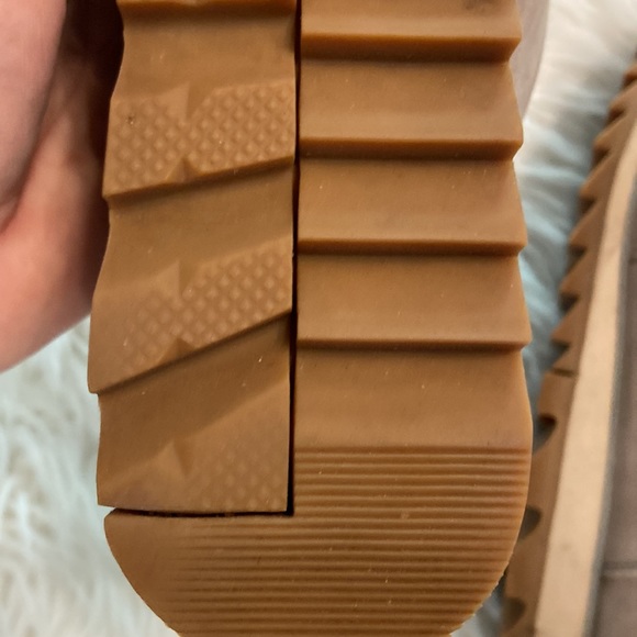 SOREL Boots size 8.5 color gray/silver excellent condition see all photos - Picture 12 of 16